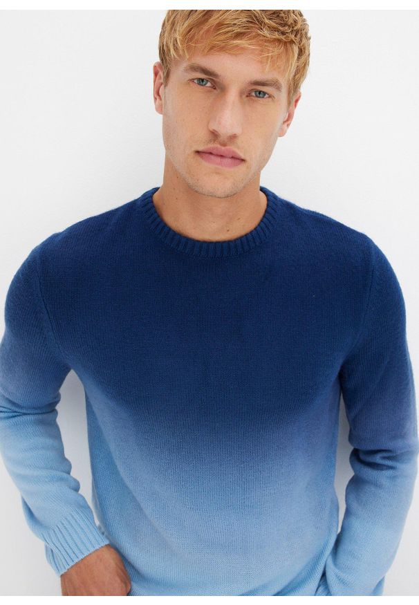 bonprix - Sweter w cieniowanym kolorze. Kolor: niebieski