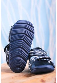 Casu - Granatowe sandały niemowlęce niechodki na rzepy casu 6320-1. Zapięcie: rzepy. Kolor: niebieski #1