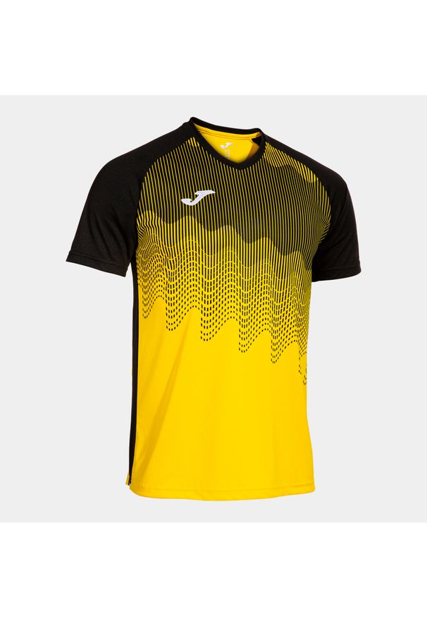 T-shirt Męski Joma Tiger VI Żółto-Czarny: Komfort i Wydajność. Kolor: żółty, czarny, wielokolorowy. Materiał: materiał. Sport: piłka nożna