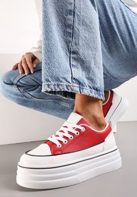 Renee - Czerwone Trampki na Grubej Platformie Santtes. Kolor: czerwony. Materiał: jeans. Obcas: na platformie #1
