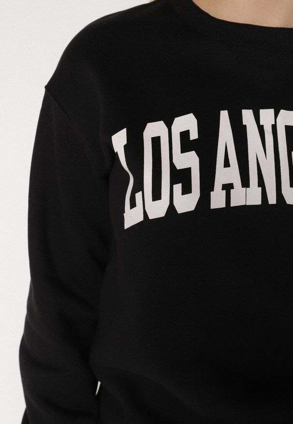 Born2be - Czarna Bluza z Bawełną i Napisem Fezorla. Okazja: na co dzień. Kolor: czarny. Materiał: bawełna. Wzór: napisy. Styl: klasyczny, casual, elegancki