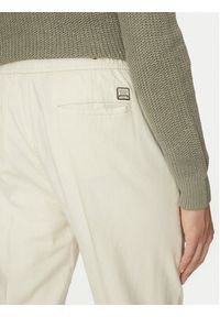 Guess Chinosy M5GB79 WH4EA Beżowy Regular Fit. Kolor: beżowy. Materiał: bawełna #5
