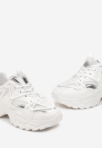 Renee - Białe Sneakersy z Ekoskóry ze Sznurowaniem Ozdobione Ażurową Siateczką Mochani. Kolor: biały. Wzór: ażurowy, aplikacja