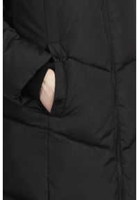 Cellbes - Długi płaszcz z puszystą wyściółką. Kolekcja: plus size. Kolor: czarny. Materiał: polar, poliester, prążkowany. Długość: długie. Sezon: zima. Styl: klasyczny #3
