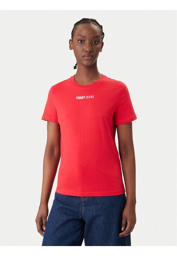 Tommy Jeans T-Shirt DW0DW22277 Czerwony Regular Fit. Kolor: czerwony. Materiał: bawełna