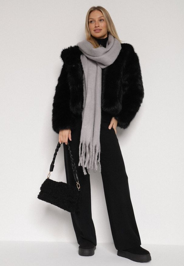 Born2be - Szary Szalik z Frędzlami Owedarria. Okazja: na co dzień. Kolor: szary. Materiał: dresówka, jeans. Styl: casual, elegancki