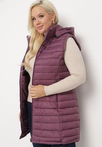Born2be - Fioletowa Pikowana Kamizelka z Odpinanym Kapturem o Taliowanym Kroju Tinvalia. Okazja: na co dzień. Kolekcja: plus size. Kolor: fioletowy. Materiał: jeans. Styl: klasyczny, casual #7