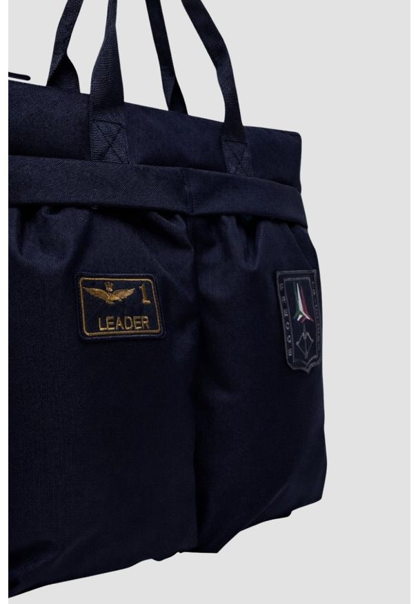 Aeronautica Militare - AERONAUTICA MILITARE Granatowa męska torba sportowa. Kolor: niebieski. Wzór: aplikacja