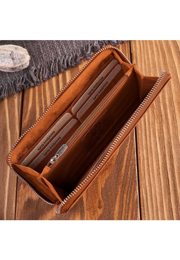 PAOLO PERUZZI - Portfel skórzany vintage Paolo Peruzzi pomarańczowy T-116-HOR. Kolor: pomarańczowy. Materiał: skóra. Wzór: geometria