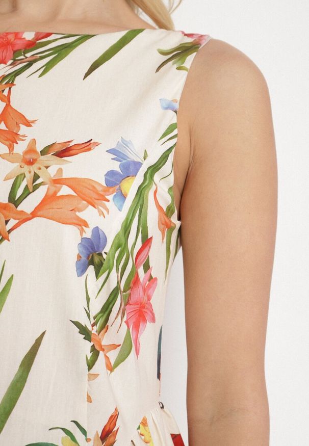 Born2be - Beżowa Bawełniana Sukienka o Rozkloszowanym Kroju w Kwiatowy Print Iladris. Okazja: na imprezę, na co dzień. Typ kołnierza: dekolt w łódkę. Kolor: beżowy. Materiał: bawełna. Wzór: nadruk, kwiaty. Typ sukienki: sportowe. Styl: klasyczny, casual, elegancki, sportowy