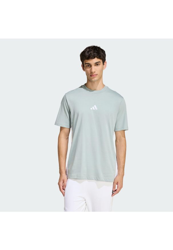 Adidas - Koszulka z pojedynczej dzianiny Essentials 3 paski. Kolor: biały, wielokolorowy, zielony. Materiał: dzianina. Wzór: paski. Sport: fitness