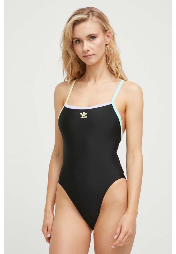 adidas Originals jednoczęściowy strój kąpielowy kolor czarny miękka miseczka. Kolor: czarny. Materiał: materiał