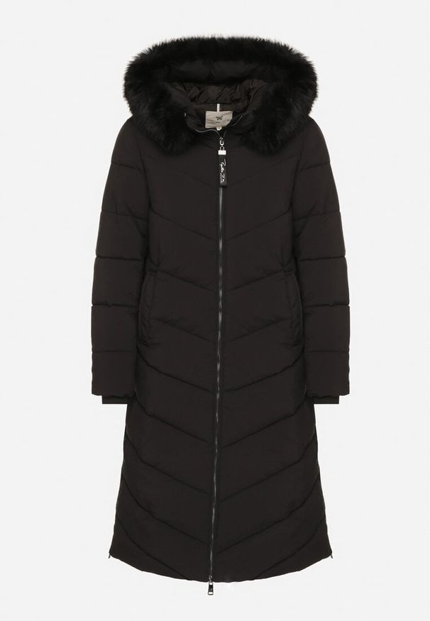 Born2be - Czarna Długa Kurtka z Pikowanymi Przeszyciami i Kapturem z Futerkiem Galella. Okazja: na co dzień. Kolor: czarny. Materiał: futro. Długość: długie. Styl: elegancki, casual, klasyczny