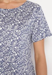 Born2be - Granatowa Sukienka w Drobne Kwiatki z Krótkim Rękawem z Wiskozy Cilarnid. Kolor: niebieski. Materiał: wiskoza. Długość rękawa: krótki rękaw. Wzór: kwiaty #4