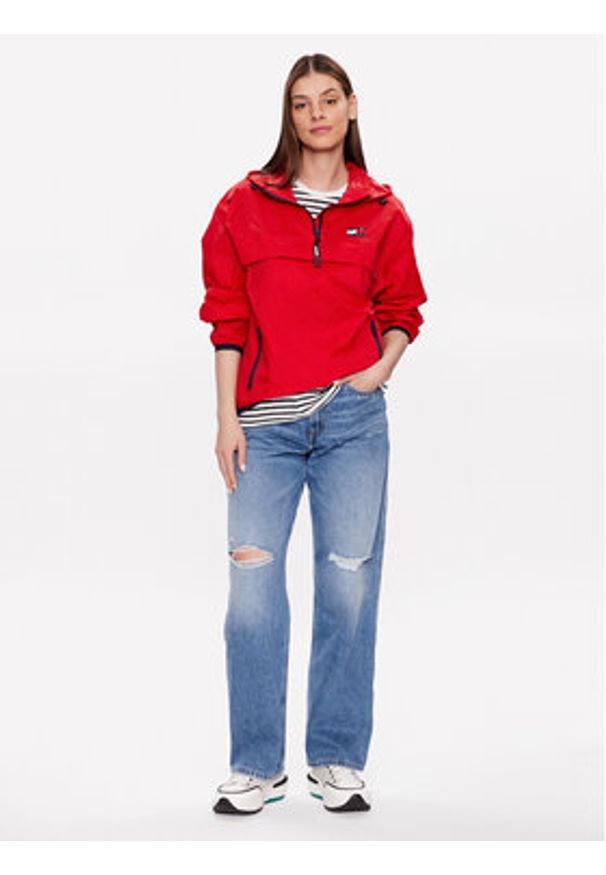 Tommy Jeans Kurtka anorak Chicago DW0DW15333 Czerwony Regular Fit. Kolor: czerwony. Materiał: syntetyk