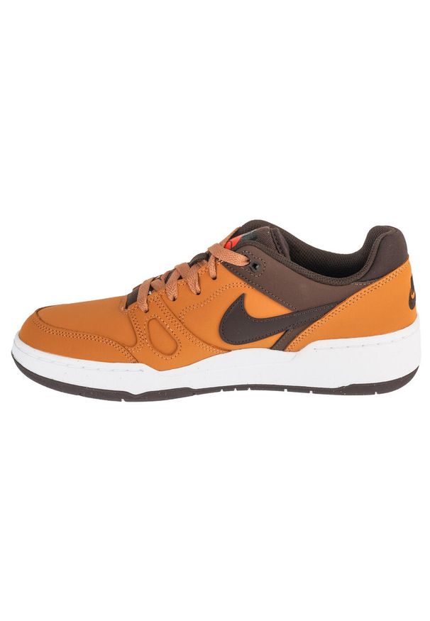 Nike - Buty sportowe Sneakersy męskie, Full Force Low Premium. Kolor: brązowy. Materiał: guma, skóra, tkanina, materiał, syntetyk. Sport: turystyka piesza