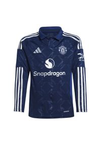 Adidas - Dziecięca koszulka wyjazdowa z długim rękawem Manchester United 2024/25. Kolor: niebieski. Materiał: materiał. Długość rękawa: długi rękaw. Długość: długie. Sport: piłka nożna #1