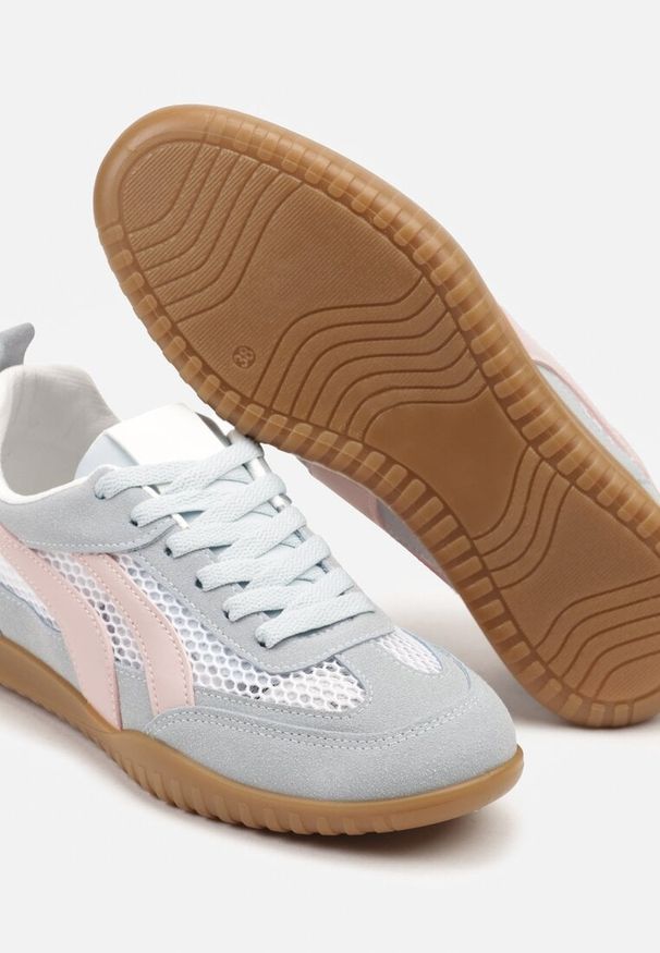 Renee - Niebieskie Sneakersy Tenisówki z Geometrycznym Motywem Amotheira. Okazja: na co dzień. Kolor: niebieski. Materiał: jeans. Wzór: geometria. Obcas: na płaskiej podeszwie