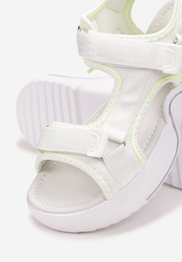 Born2be - Białe Sandały w Sportowym Stylu ze Skórzaną Wkładką i Rzepami Nassoa. Okazja: na co dzień. Zapięcie: rzepy. Kolor: biały. Materiał: skóra. Styl: sportowy