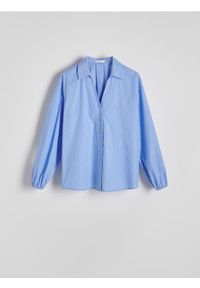 Reserved - Bawełniana koszula w paski - jasnoniebieski. Kolor: niebieski. Materiał: bawełna. Wzór: paski #1