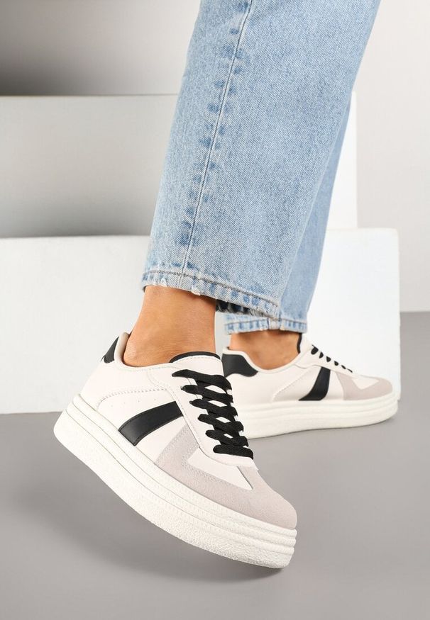 Born2be - Beżowo-Czarne Sznurowane Sneakersy na Grubej Podeszwie z Geometrycznym Motywem Melmi. Okazja: na co dzień. Zapięcie: sznurówki. Kolor: beżowy. Materiał: jeans. Wzór: geometria