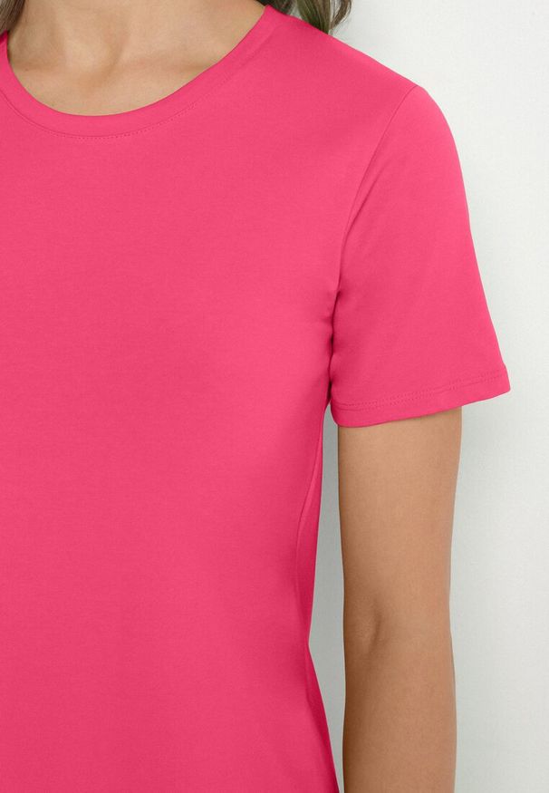 Born2be - Różowa Bawełniana Sukienka o Kroju Typu T-shirt Nilisea. Kolor: różowy. Materiał: bawełna