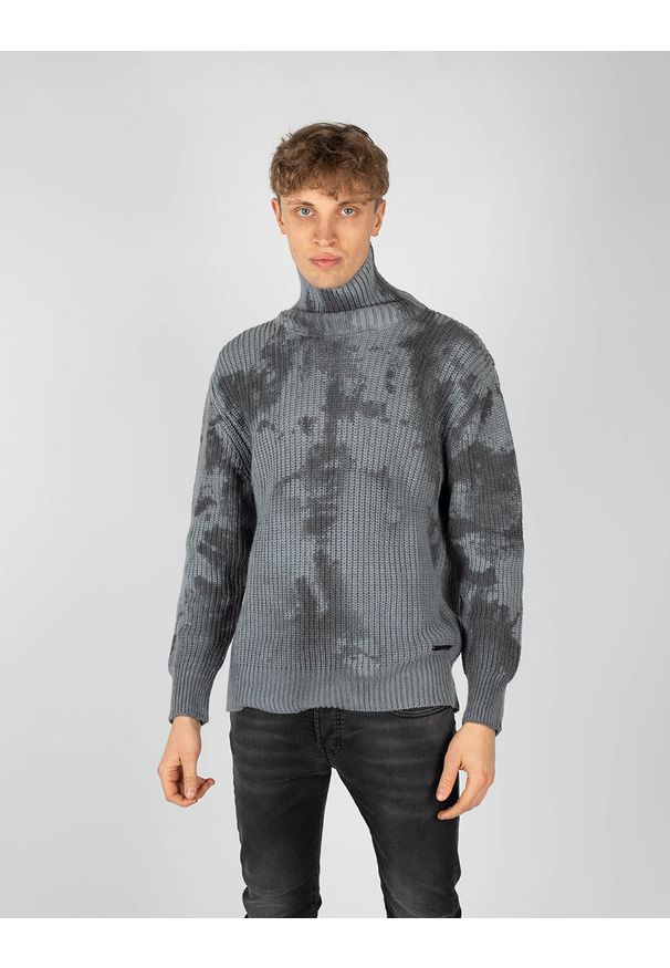 Takeshy Kurosawa Sweter "Dolcevita" | 83062 | Dolcevita Sfumata | Mężczyzna | Szary. Okazja: na co dzień. Typ kołnierza: golf. Kolor: szary. Materiał: wełna, akryl. Wzór: aplikacja. Styl: casual