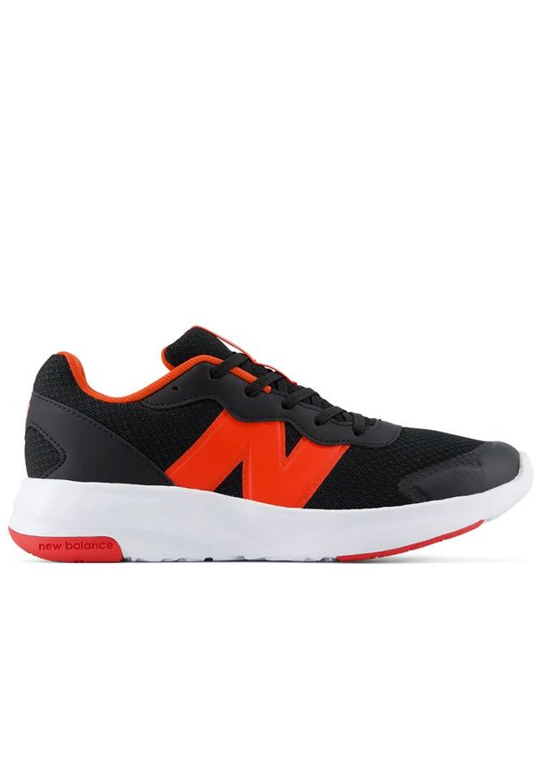 Buty młodzieżowe New Balance G5784Z3 - czarne. Kolor: czarny. Materiał: zamsz, guma, materiał, syntetyk. Szerokość cholewki: normalna. Sport: bieganie