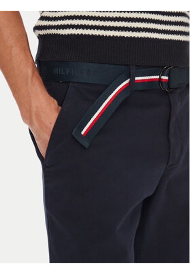 TOMMY HILFIGER - Tommy Hilfiger Szorty materiałowe Brooklyn MW0MW39706 Granatowy Regular Fit. Kolor: niebieski. Materiał: bawełna