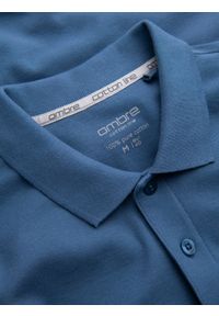 Ombre Clothing - Jednokolorowa koszulka polo męska BASIC z dzianiny pique - niebieska V16 - Rozmiar: S. Okazja: na co dzień. Typ kołnierza: polo. Kolor: niebieski. Materiał: dzianina. Wzór: haft, aplikacja, jednolity. Styl: sportowy, wizytowy, casual #7