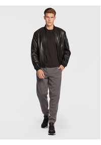 Calvin Klein T-Shirt K10K109900 Czarny Regular Fit. Kolor: czarny. Materiał: bawełna #5