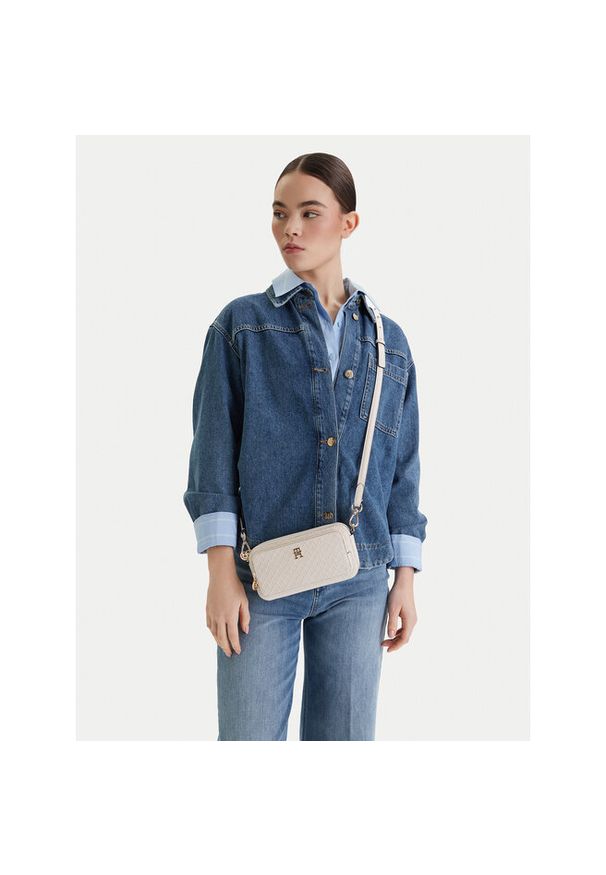 TOMMY HILFIGER - Torebka Tommy Hilfiger. Kolor: biały