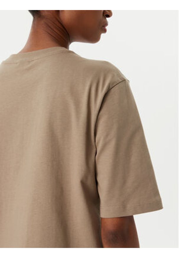 Guess T-Shirt V4YI06 I3Z14 Beżowy Regular Fit. Kolor: beżowy. Materiał: bawełna