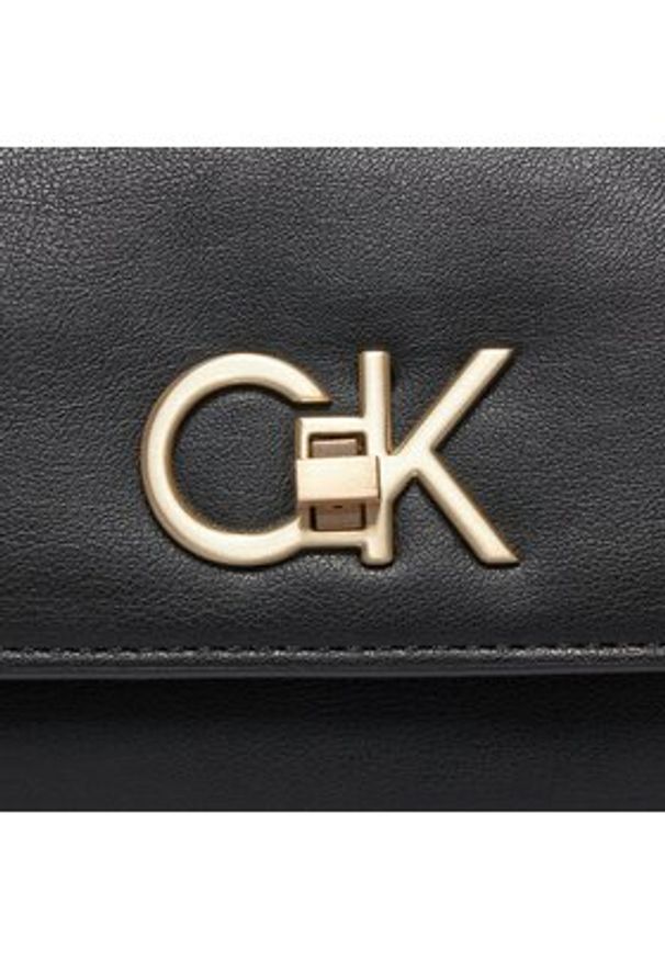 Calvin Klein Torebka Re-Lock Camera Bag W/Flap K60K611083 Czarny. Kolor: czarny. Materiał: skórzane