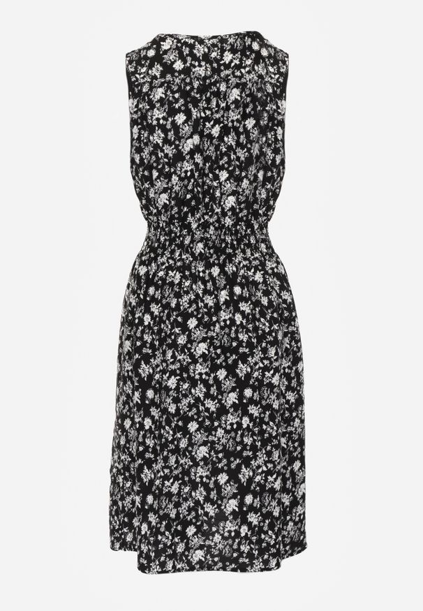 Renee - Czarna Sukienka z Wiskozy z Kopertowym Dekoltem i Gumką w Pasie Hodnisa. Kolor: czarny. Materiał: wiskoza. Wzór: kwiaty. Typ sukienki: kopertowe