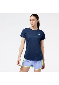Koszulka damska New Balance WT21262NIH – granatowa. Kolor: niebieski. Materiał: poliester. Sezon: lato. Sport: bieganie, fitness