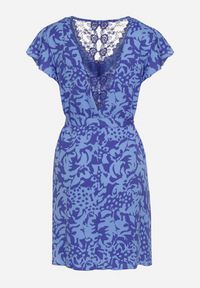 Born2be - Niebiesko-Granatowa Sukienka z Krótkim Rękawem Ozdobiona Siateczką przy Dekolcie z Materiałowym Paskiem Meada. Kolor: niebieski. Materiał: materiał. Długość rękawa: krótki rękaw. Wzór: aplikacja. Typ sukienki: dopasowane. Styl: elegancki #3