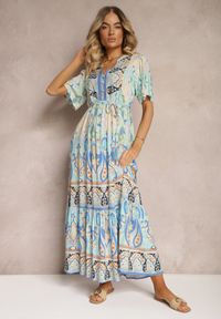 Renee - Niebieska Boho Sukienka z Wiskozy z Ozdobnymi Guzikami i Cienkim Paskiem w Talii Dimosia. Okazja: na co dzień. Typ kołnierza: dekolt w kształcie V. Kolor: niebieski. Materiał: wiskoza. Sezon: lato. Typ sukienki: proste. Styl: boho #5