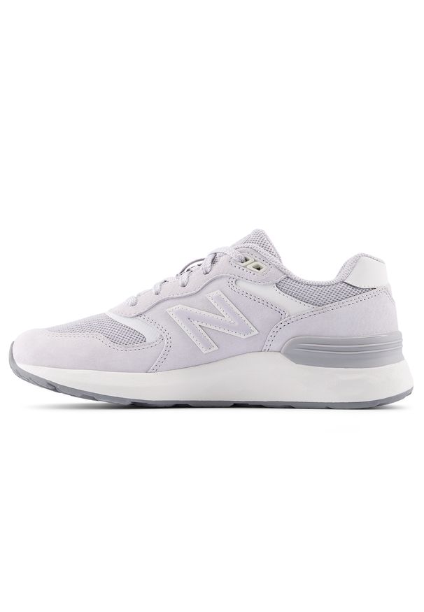 Buty damskie New Balance WW880BA7 – szare. Okazja: na co dzień, na spacer. Kolor: szary. Materiał: skóra, syntetyk, materiał, guma. Szerokość cholewki: normalna. Sport: fitness, turystyka piesza