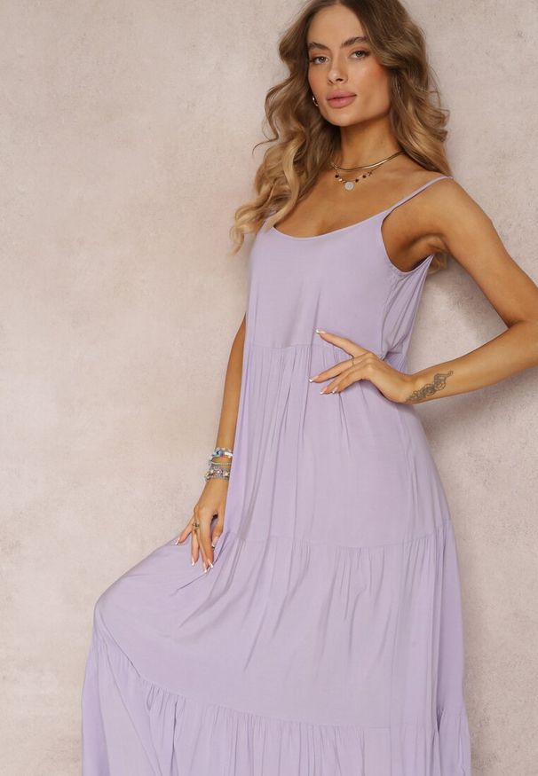 Renee - Fioletowa Sukienka Maxi z Wiskozy na Ramiączkach Avaja. Kolor: fioletowy. Materiał: wiskoza. Długość rękawa: na ramiączkach. Sezon: lato. Długość: maxi