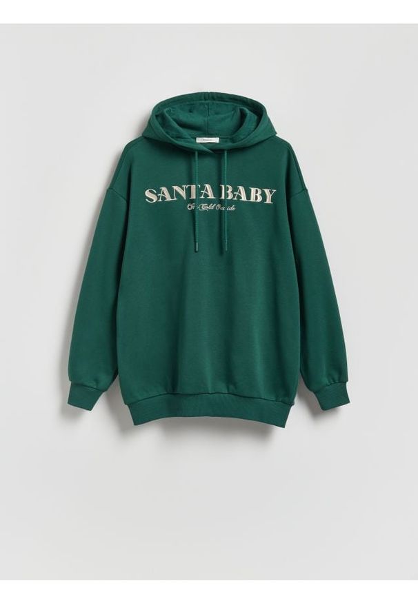 Reserved - Bluza ze świątcznym napisem - ciemnozielony. Kolor: zielony. Materiał: dzianina, bawełna. Wzór: napisy