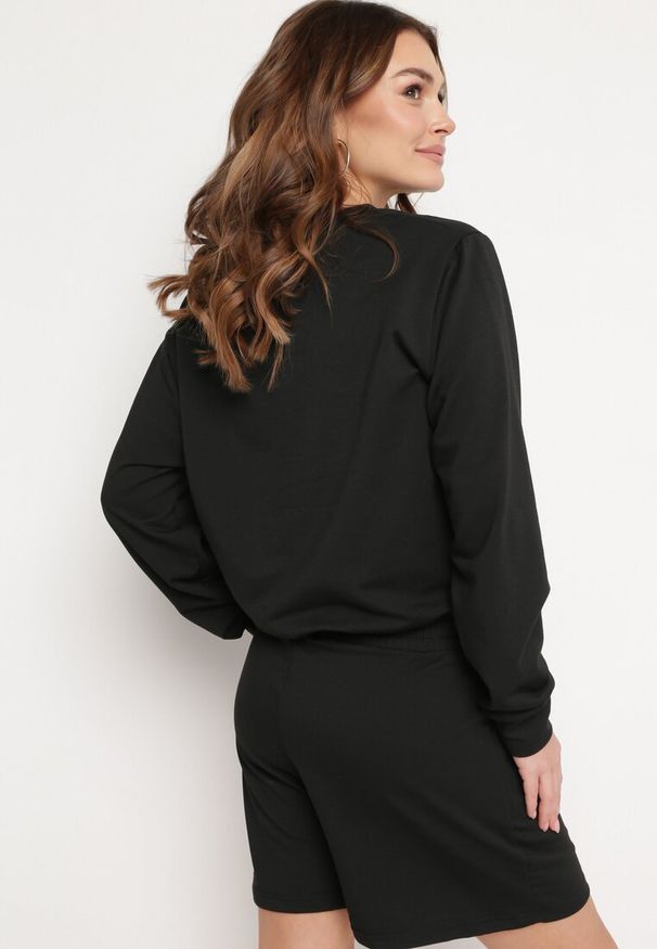 Born2be - Czarny 2-Częściowy Komplet Dresowy Bluza z Nadrukiem i Luźne Szorty z Kieszeniami Ridana. Kolor: czarny. Materiał: dresówka. Wzór: nadruk