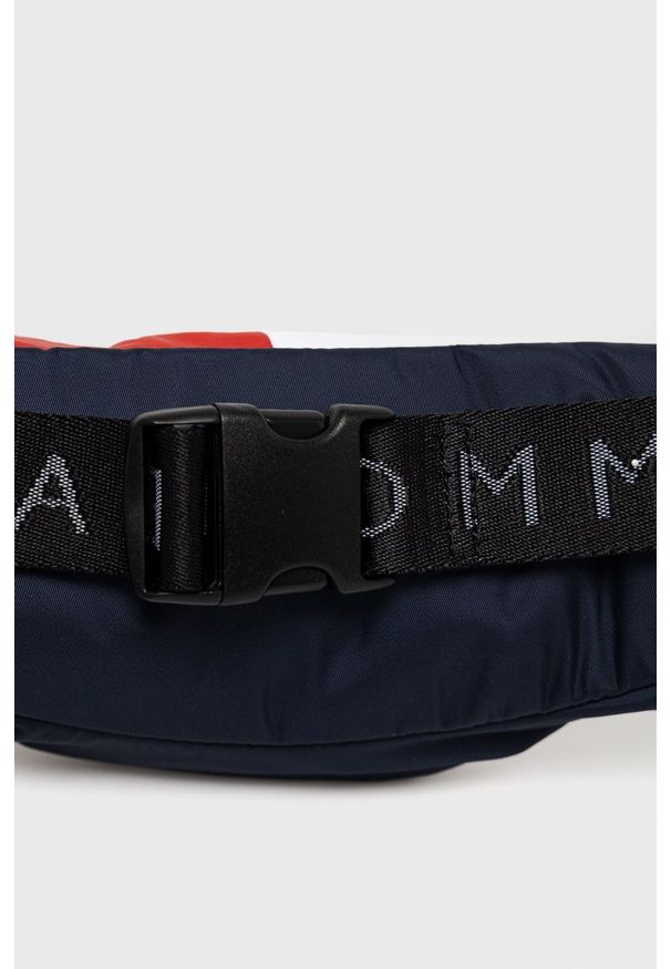 Tommy Jeans Nerka kolor granatowy. Kolor: niebieski. Materiał: poliester