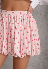 Renee - Różowe Szorty z Wiskozą i Bawełną w Stylu Bombki z Motywem Kropek Dita. Okazja: na co dzień. Kolor: różowy. Materiał: wiskoza, bawełna. Wzór: kropki. Sezon: lato. Styl: casual #2