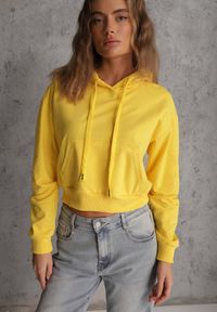 Renee - Żółta Bluza z Kapturem i Bawełną Ozdobiona Ściągaczami Evianae. Okazja: na spacer, na co dzień. Typ kołnierza: kaptur. Kolor: żółty. Materiał: bawełna. Długość rękawa: długi rękaw. Długość: długie. Wzór: aplikacja. Styl: casual #1