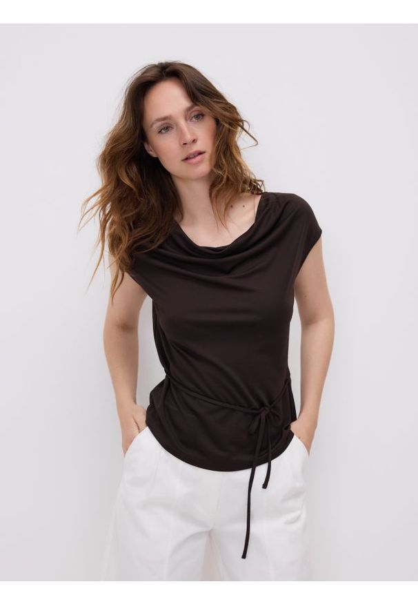 Reserved - Bluzka z modalem - ciemnobrązowy. Kolor: brązowy. Materiał: dzianina