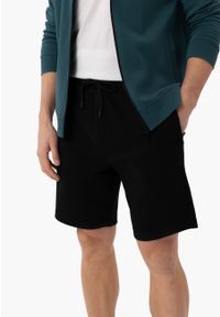 Volcano - M-JANI. Kolor: czarny. Materiał: tkanina, bawełna, materiał, dresówka. Długość: krótkie. Styl: klasyczny, sportowy #1