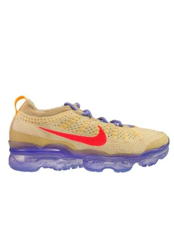 Buty do chodzenia damskie Nike Air Vapormax. Zapięcie: sznurówki. Kolor: czerwony, wielokolorowy. Materiał: materiał, syntetyk, tkanina. Szerokość cholewki: normalna. Sport: turystyka piesza