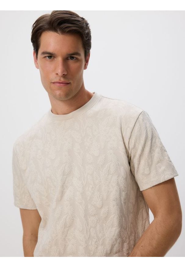 Reserved - T-shirt comfort z nadrukiem - kremowy. Kolor: kremowy. Materiał: bawełna, dzianina. Wzór: nadruk