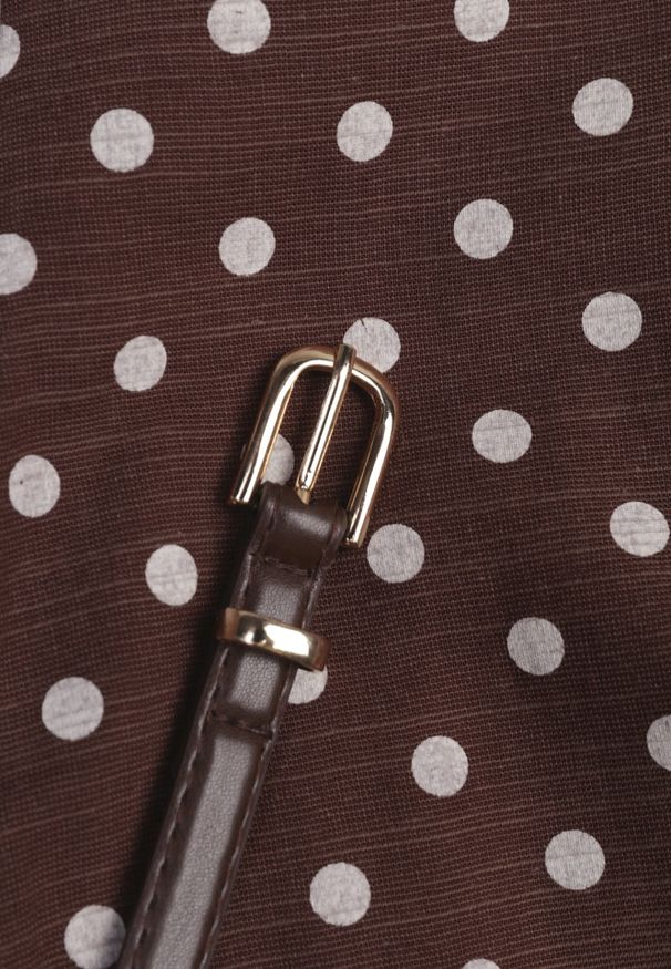 Renee - Brązowa Retro Sukienka z Bawełny i Wiskozy w Kropki o Rozkloszowanym Kroju Phrithoe. Okazja: na randkę. Kolor: brązowy. Materiał: bawełna, wiskoza. Wzór: kropki. Typ sukienki: rozkloszowane. Styl: retro